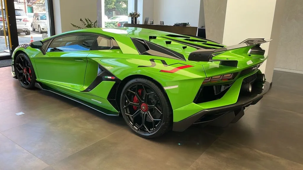 2020 Lamborghini Aventador SVJ
